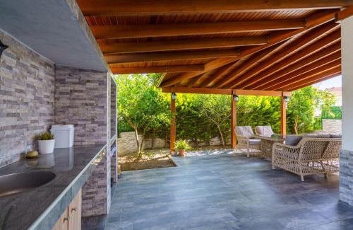 Kadnlar Denizi Mahallesi House | Inviting Villa with Pool Access and Ocean Views in Kusadasi