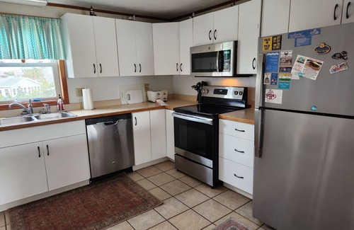 Avon Cottage | Ocean View 5-Bedroom Cottage with Rooftop Deck & Pool