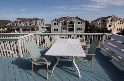 Corolla Light House | Relaxing Sundance: Semi-Oceanfront with Pool & Hot Tub
