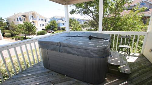 Corolla Light House | Relaxing Sundance: Semi-Oceanfront with Pool & Hot Tub
