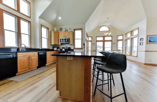 Rodanthe House | Oceanview Oasis: 9.6 Rated, Steps to the Beach!