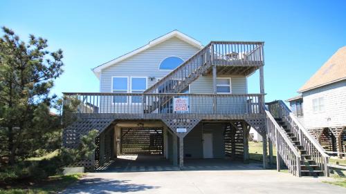 Kill Devil Hills House | Ocean Winds: Semi-Oceanfront Retreat Near Beach Access