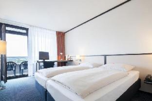 Lueneburg Apartment | Relax at Seminaris Hotel Lüneburg with Pool and Dining