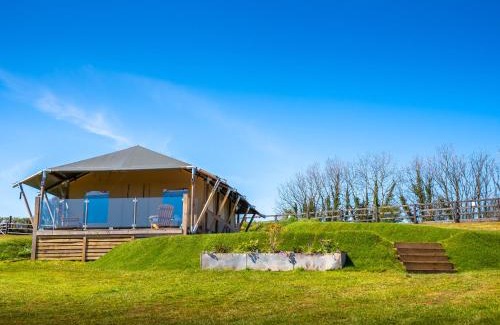 Totnes House | Discover Semira Tent Lodge: 4-Star Pet-Friendly Escape