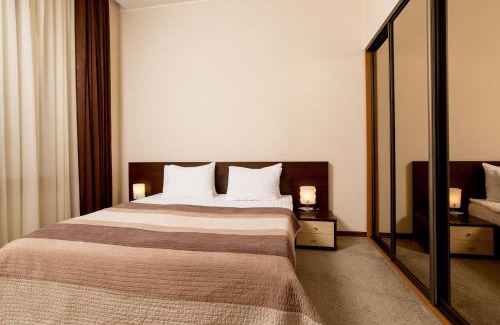 Afanasivsʹkyy Yar Apartment | Discover Senator City Center: Premier Hotel with Dining