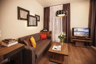 Verkhnie Misto Apartment | Elegant Senator Maidan: 4-Star Stay with Family-Friendly Amenities