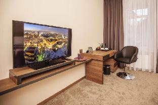 Verkhnie Misto Apartment | Elegant Senator Maidan: 4-Star Stay with Family-Friendly Amenities