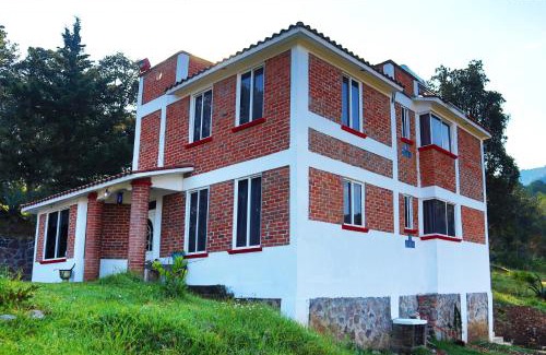 Senguio Cabin | Unforgettable Stay at Senda Monarca: 10/10 Guest Rated