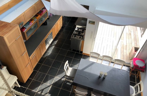 Sene House | Elegant Sene House with Piano and Ocean View Amenities