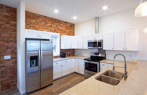 Watkins Glen House | Discover Seneca Breeze: Walk to Watkins Glen Attractions