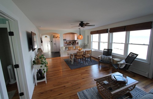 Romulus House | Idyllic Seneca Lake Cottage with Beach Access & Gorgeous Sunsets