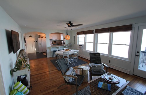 Romulus House | Idyllic Seneca Lake Cottage with Beach Access & Gorgeous Sunsets