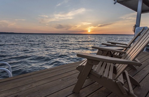 Ovid Apartment | Seneca Lakeside Suite - Beautiful Sunset Views!