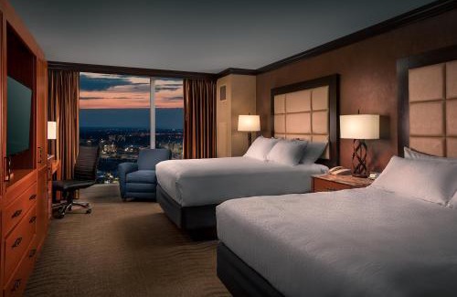 Downtown Niagara Falls Hotel | Experience Seneca Niagara Resort & Casino: Oceanfront Relaxation