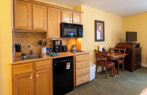 Snowshoe Hotel | Relax at Seneca: Spa, Kitchen & Top-Rated 9/10 Experience