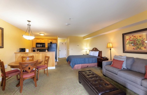 Snowshoe Hotel | Relax at Seneca: Spa, Kitchen & Top-Rated 9/10 Experience