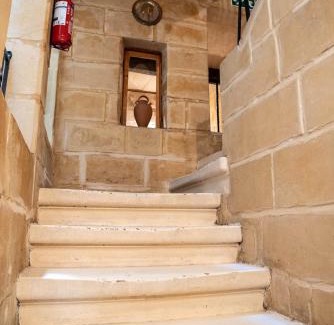 Qormi House | Senglea Charming 2BDR Townhouse