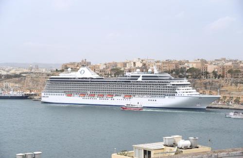 Senglea House | Charming Senglea Medieval House with Oceanfront Views