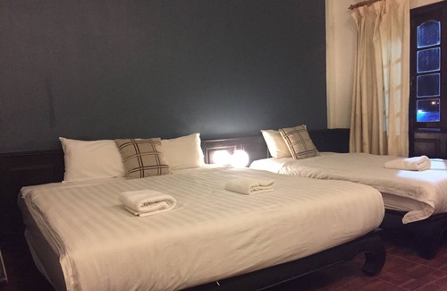 Vientiane Hotel | Accessible Comfort at Sengphachanh Hotel 2 with Dining
