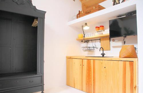 Pinheirinhos House | Relax at Senhora do Cabo Meco Homy Holidays with Ocean Views