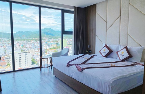 Vinh Hai Hotel | Discover Senia Hotel: Family-Friendly with Pool and Spa