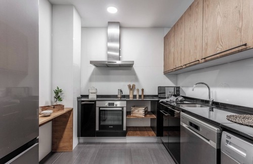 Recoletos Apartment | Explore Senjo: 3 Bedrooms with Spa & Pet-Friendly Amenities