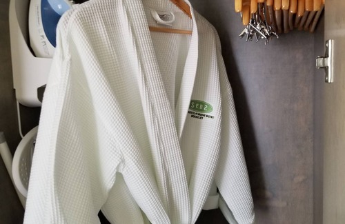 North Berkeley Hotel | Relaxing Stay at Sens Hotel & Vanne Bistro in Berkeley