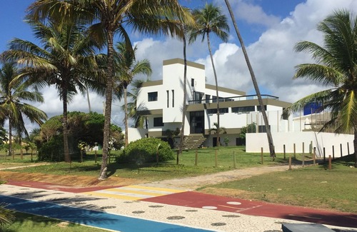Canto do Mar House | Beachfront Escape with Pool & Spa in Guarajuba