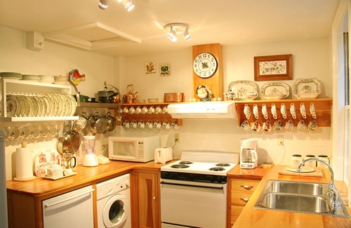Rockland Apartment | Charming Oceanfront Apartment in Historic Sea Captain's Home