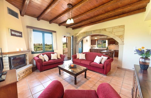 Apokoronas Villa | Experience Sentido Maxima Villa with Private Pools & Spa