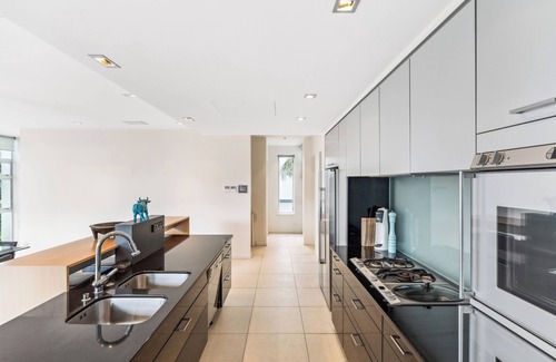 Auckland House | Relaxing Family Getaway at Sentinel Beach House, Auckland