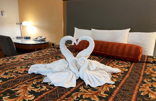 Cheyney Hotel | Budget-Friendly Stay at Sentinel Motel with Family Amenities