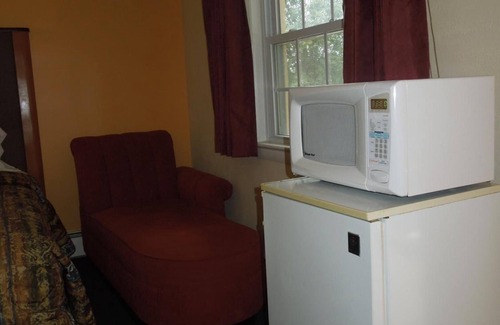 Cheyney Hotel | Budget-Friendly Stay at Sentinel Motel with Family Amenities