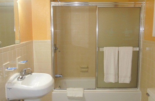 Cheyney Hotel | Budget-Friendly Stay at Sentinel Motel with Family Amenities
