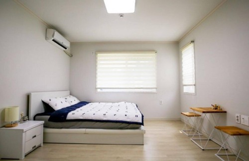 Pyoseon House | Eco-Friendly Seogwipo Atiae Pension with Family Amenities