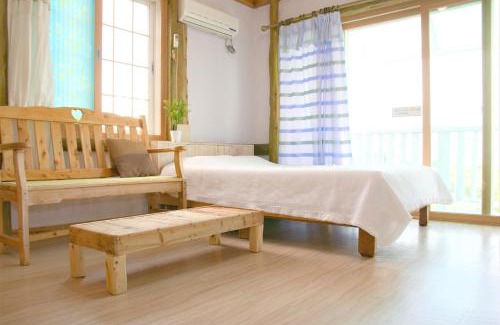 Jungmun Resort | Top-rated Seogwipo Resort with Pool and Hot Tub Access