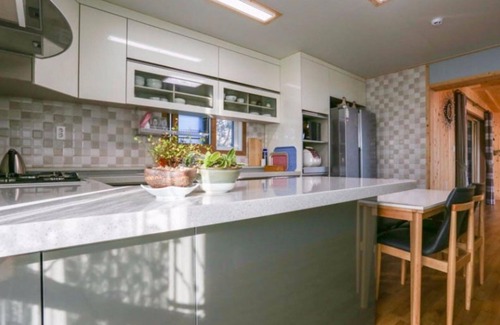 Jungmun House | Eco-Friendly Stay at Seogwipo Jungmun Yechon Pension
