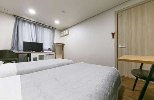 Seosan Hotel | Eco-Friendly Comfort at Seosan Byeolbam with Breakfast