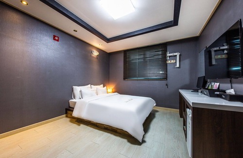 Seosan Hotel | Eco-Friendly Seosan Sea Self Check-in Hotel with Hot Tub