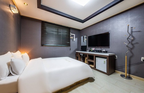 Seosan Hotel | Eco-Friendly Seosan Sea Self Check-in Hotel with Hot Tub