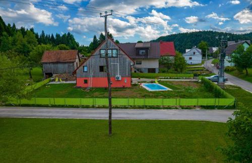 Cabar Ski Chalet | Seoska rapsodija