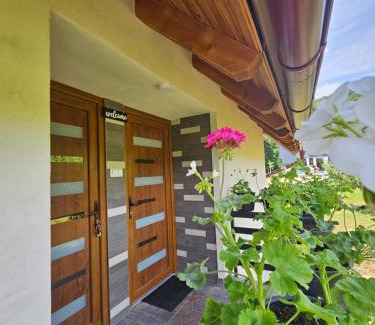 Lohovo Apartment | Discover Seosko domaćinstvo Bajbut: Pet-Friendly Retreat