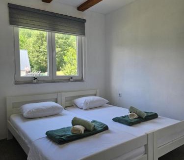 Lohovo Apartment | Discover Seosko domaćinstvo Bajbut: Pet-Friendly Retreat