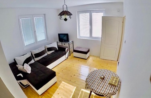 Central Serbia Apartment | Pet-Friendly Retreat at Seosko Turističko Domaćinstvo Jagor