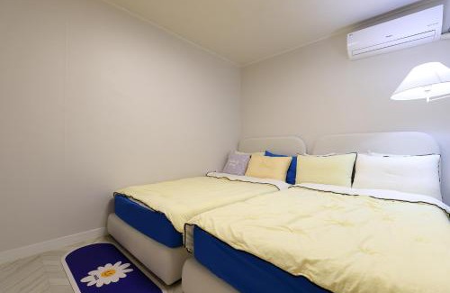 Yeonnam-dong Villa | Seoul Luck in Hongdae near Hongik Station