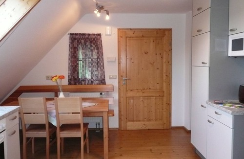 Bodnegg House | Cozy Cottage for 2 with Ocean View & Child-Friendly Amenities