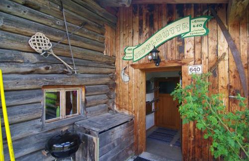 Hippach House | Pet-Friendly Sepplhütte with Oceanfront Views