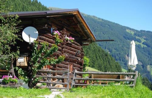 Hippach House | Pet-Friendly Sepplhütte with Oceanfront Views