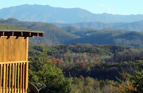Sevierville Cabin | Unforgettable Stay at Knight of My Dreams with Spa & Views