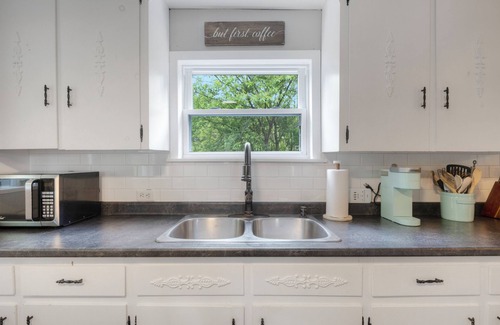 Queens House | Discover Your Riverside Retreat Cottage on Medway River